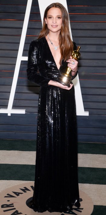 022916-lotd-alicia-vikander