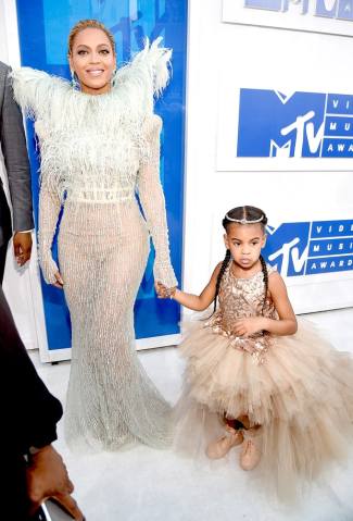 beyonce-zoom-f46c6b6d-9314-4eda-b7f3-527aac1b1a33