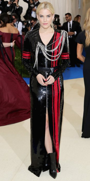 050117-met-gala-2017-riley-keough